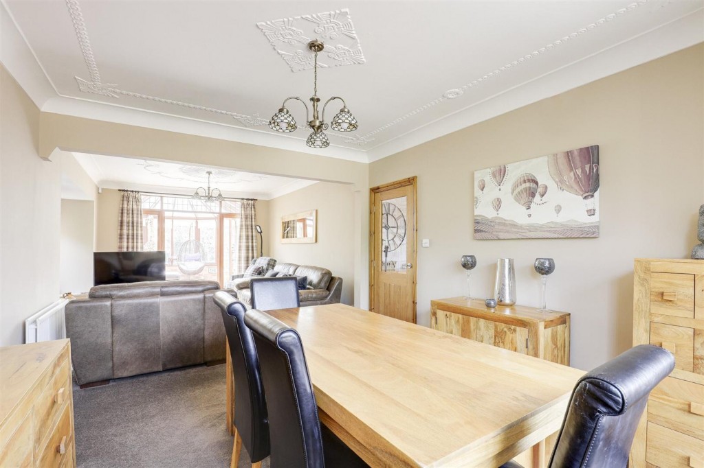 Plains Road, Mapperley, Nottinghamshire, NG 3 5LE