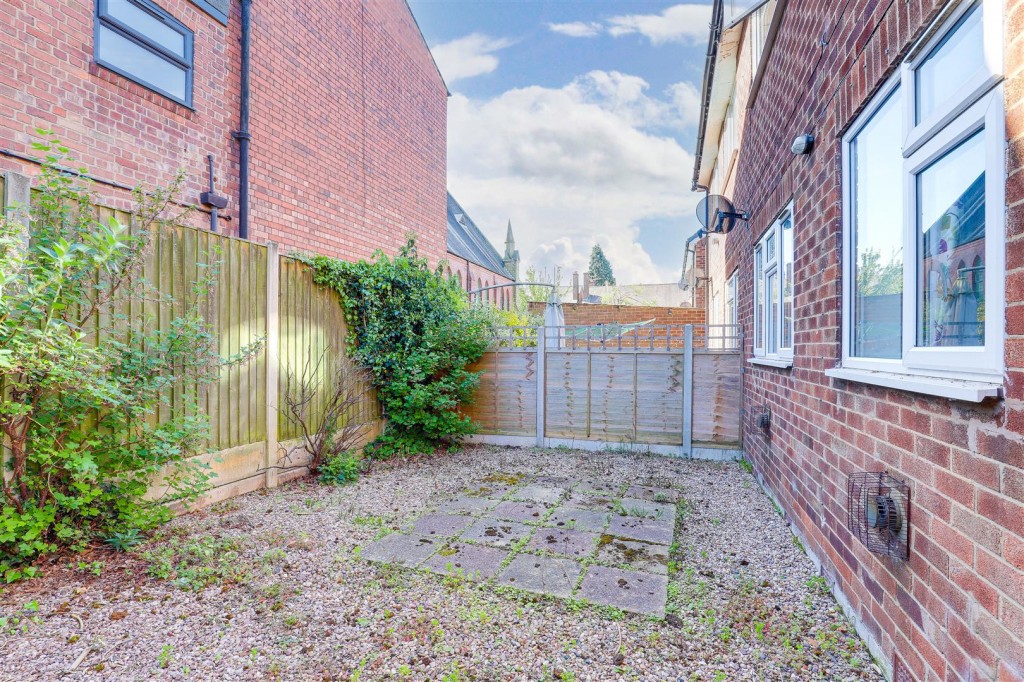 Lady Bay Road, West Bridgford, Nottinghamshire, NG2 5BJ