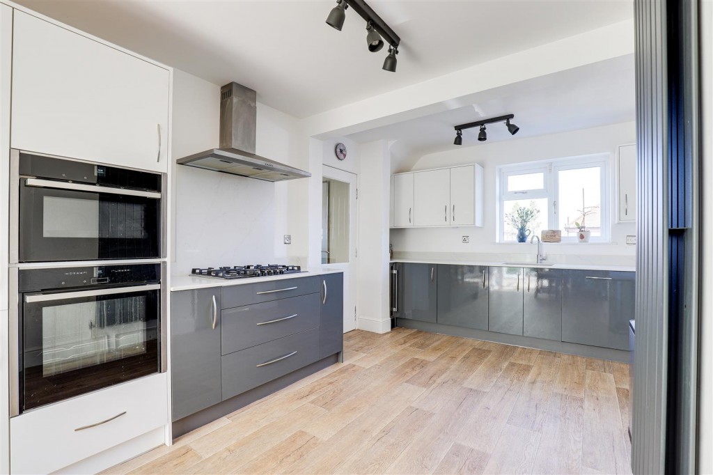 Cromwell Crescent, Lambley, Nottinghamshire, NG4 4PJ