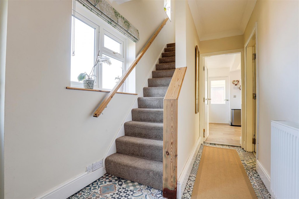 Cromwell Crescent, Lambley, Nottinghamshire, NG4 4PJ