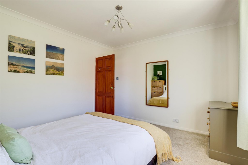 Cromwell Crescent, Lambley, Nottinghamshire, NG4 4PJ