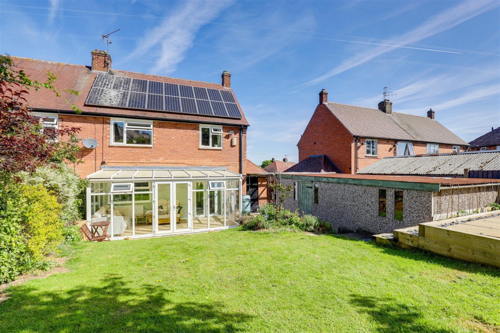 Cromwell Crescent, Lambley, Nottinghamshire, NG4 4PJ