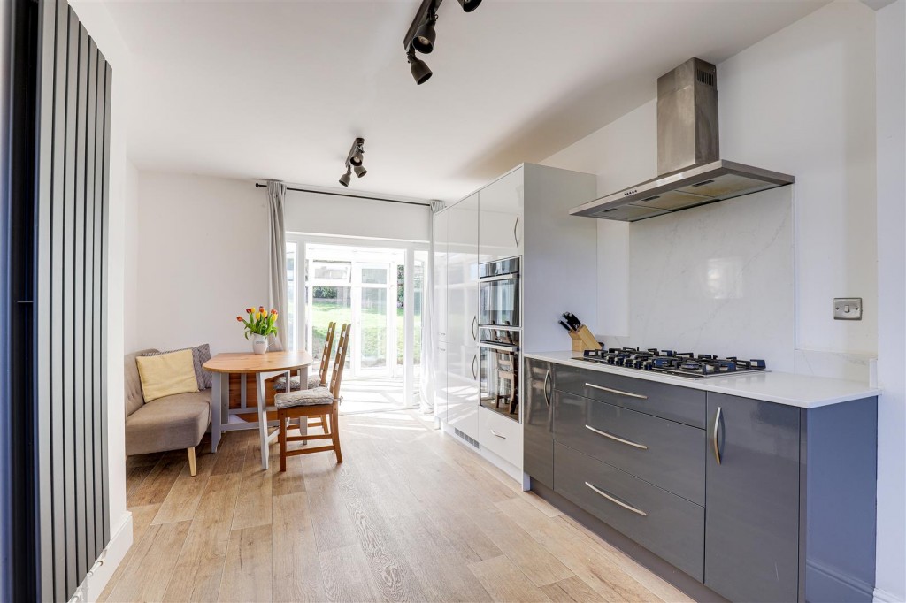 Cromwell Crescent, Lambley, Nottinghamshire, NG4 4PJ