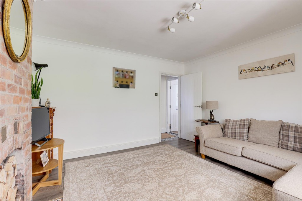 Cromwell Crescent, Lambley, Nottinghamshire, NG4 4PJ