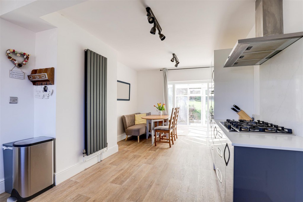 Cromwell Crescent, Lambley, Nottinghamshire, NG4 4PJ
