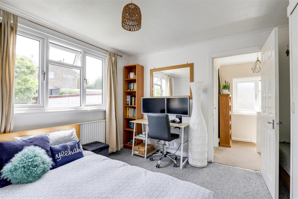 Darlton Drive, Arnold, Nottinghamshire, NG5 7LX