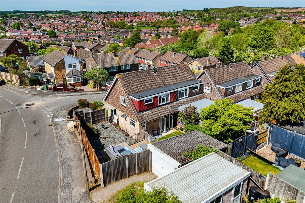 Darlton Drive, Arnold, Nottinghamshire, NG5 7LX