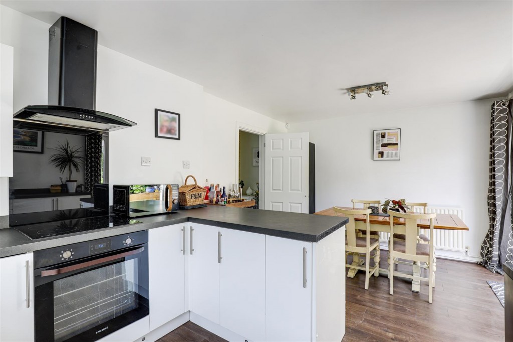 Darlton Drive, Arnold, Nottinghamshire, NG5 7LX