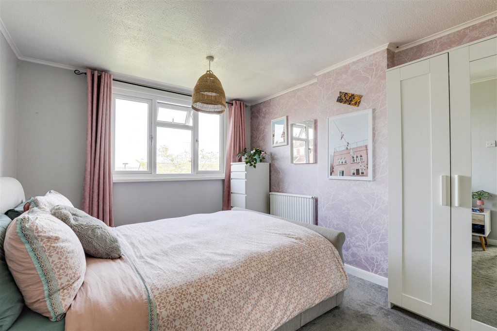 Darlton Drive, Arnold, Nottinghamshire, NG5 7LX