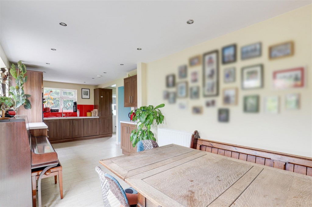 Rossell Drive, Stapleford, Nottinghamshire, NG9 7EG