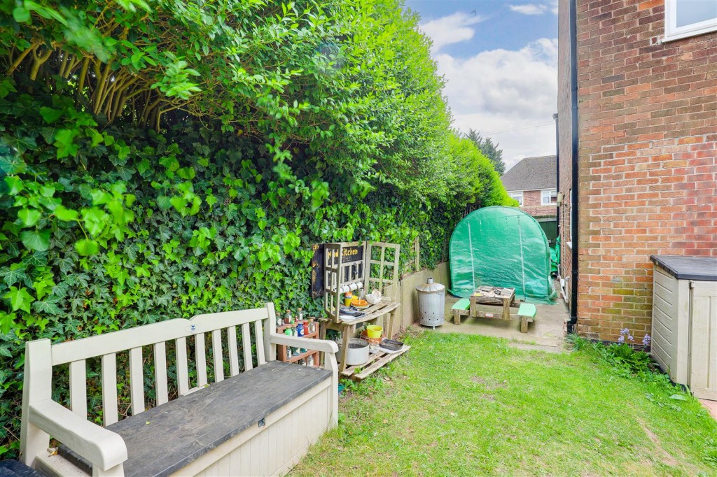 Rossell Drive, Stapleford, Nottinghamshire, NG9 7EG