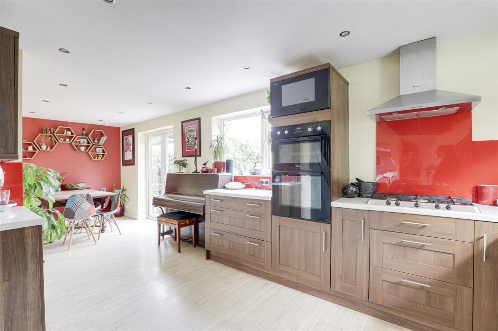 Rossell Drive, Stapleford, Nottinghamshire, NG9 7EG