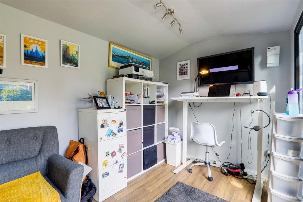 Roosevelt Avenue, Long Eaton, Derbyshire, NG10 3GE
