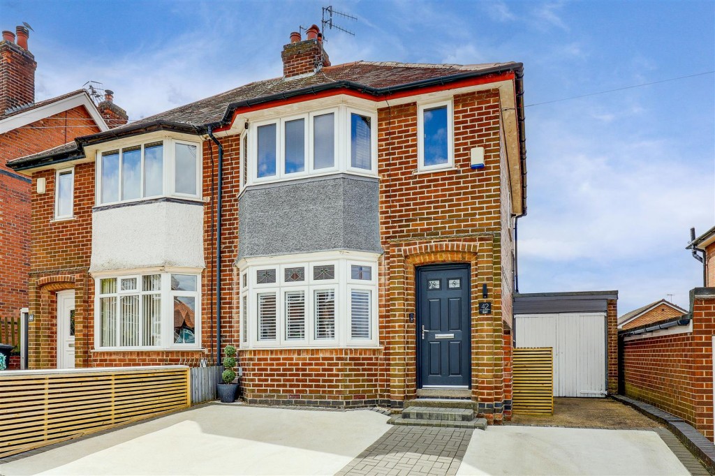 Langley Avenue, Arnold, Nottinghamshire, NG5 6NN