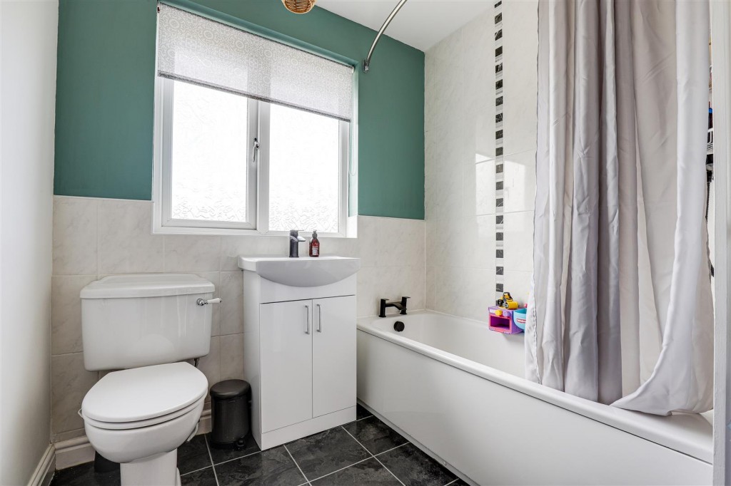 Langley Avenue, Arnold, Nottinghamshire, NG5 6NN