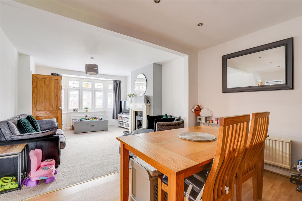 Langley Avenue, Arnold, Nottinghamshire, NG5 6NN