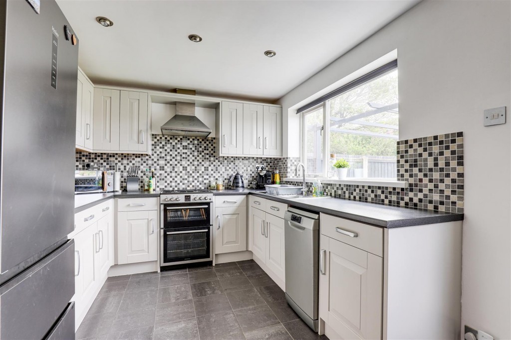 Langley Avenue, Arnold, Nottinghamshire, NG5 6NN