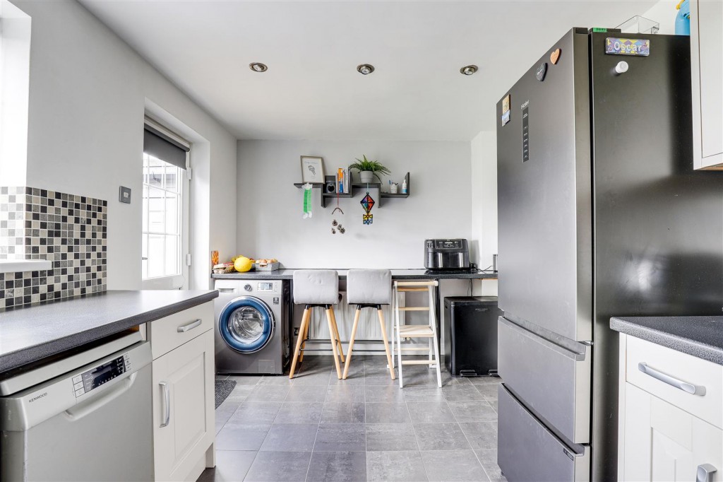Langley Avenue, Arnold, Nottinghamshire, NG5 6NN
