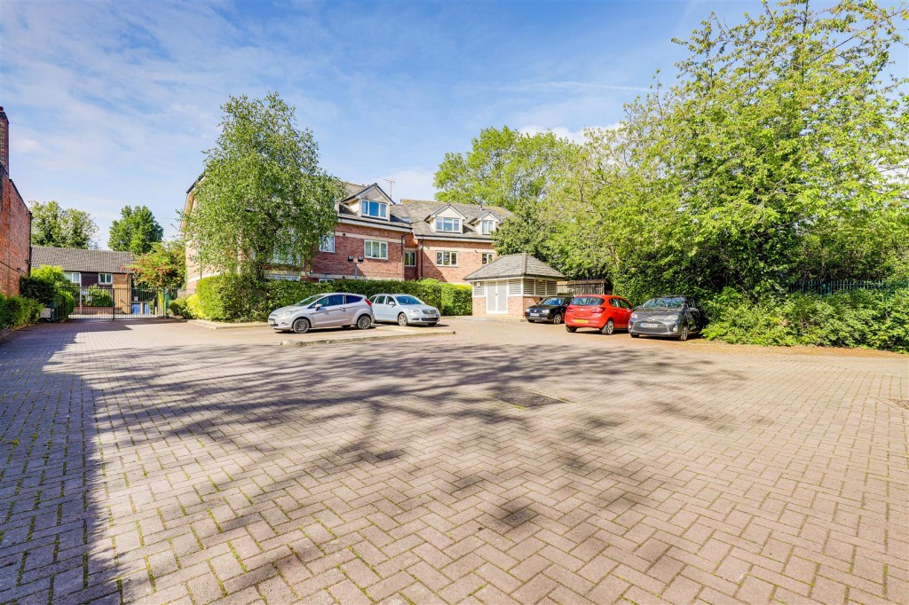 73 Radcliffe Road, West Bridgford, Nottingham, NG2 5HE