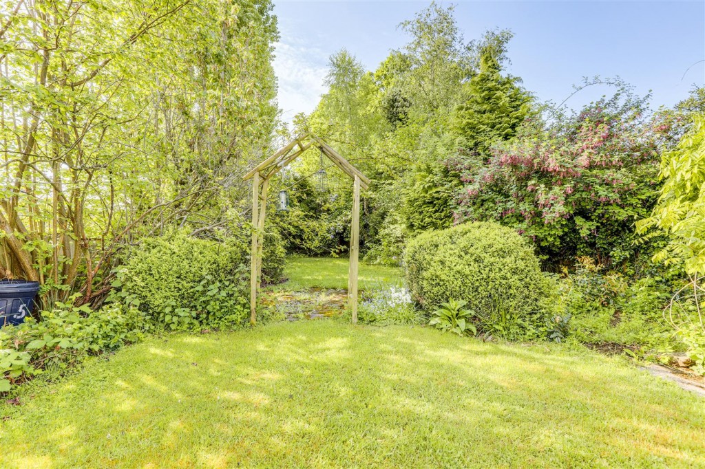Vicarage Avenue, Ilkeston, Derbyshire, DE7 8QN