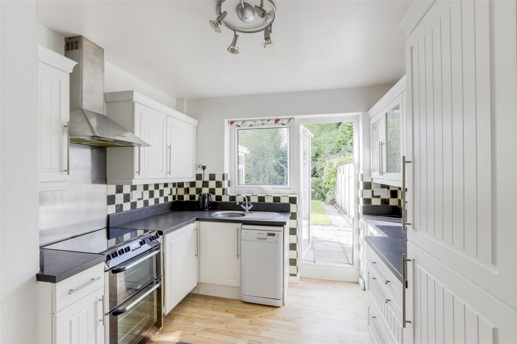 Vicarage Avenue, Ilkeston, Derbyshire, DE7 8QN