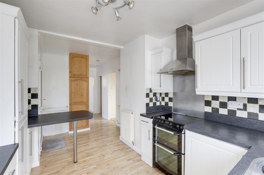 Vicarage Avenue, Ilkeston, Derbyshire, DE7 8QN