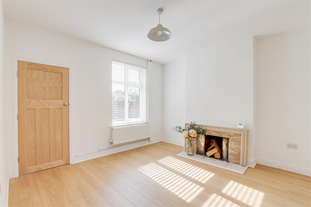 Cherry Close, Arnold, Nottinghamshire, NG5 8GS