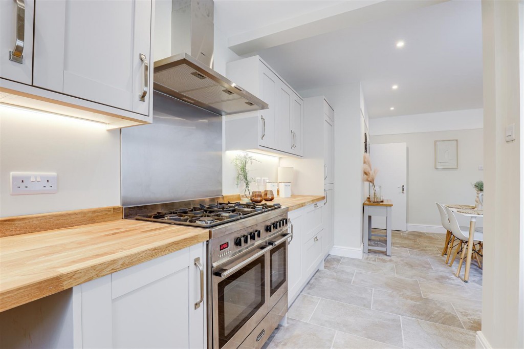 Church Drive, Carrington, Nottinghamshire, NG5 2BA