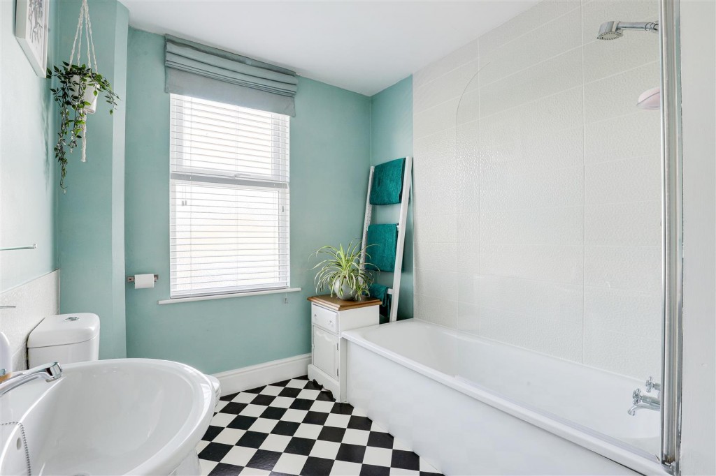Clifton Road, Ruddington, Nottinghamshire, NG11 6DD