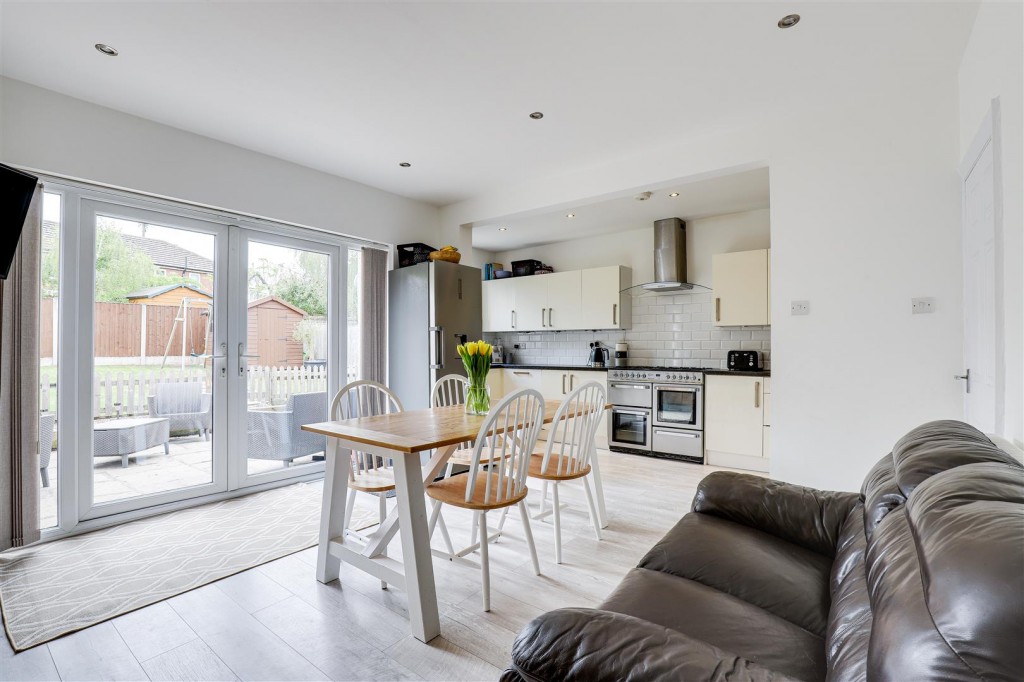 Windmill Grove, Hucknall, Nottinghamshire, NG15 7GJ