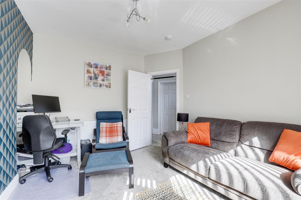 Windmill Grove, Hucknall, Nottinghamshire, NG15 7GJ