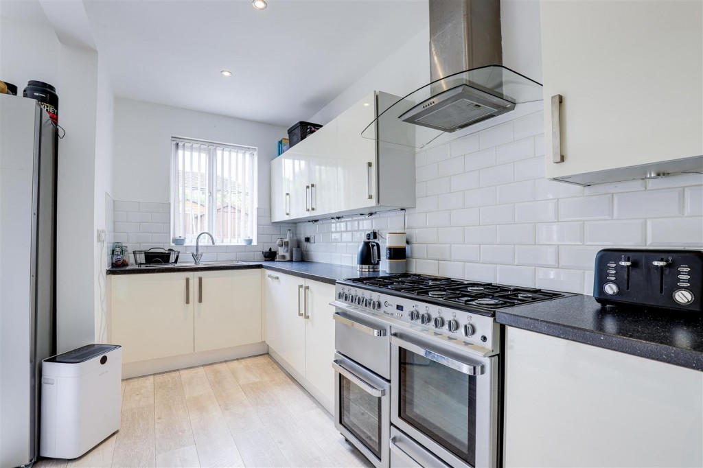 Windmill Grove, Hucknall, Nottinghamshire, NG15 7GJ