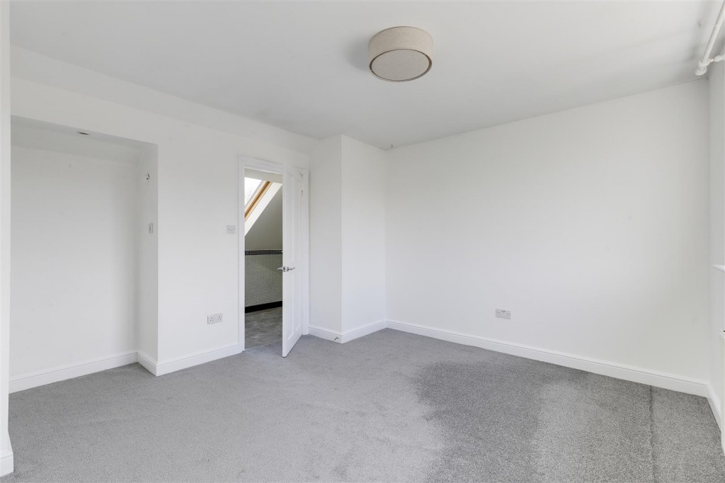 Rufford Avenue, Gedling, Nottinghamshire, NG4 4FS