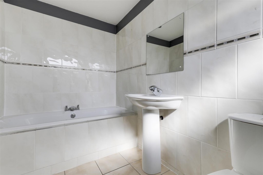Rufford Avenue, Gedling, Nottinghamshire, NG4 4FS