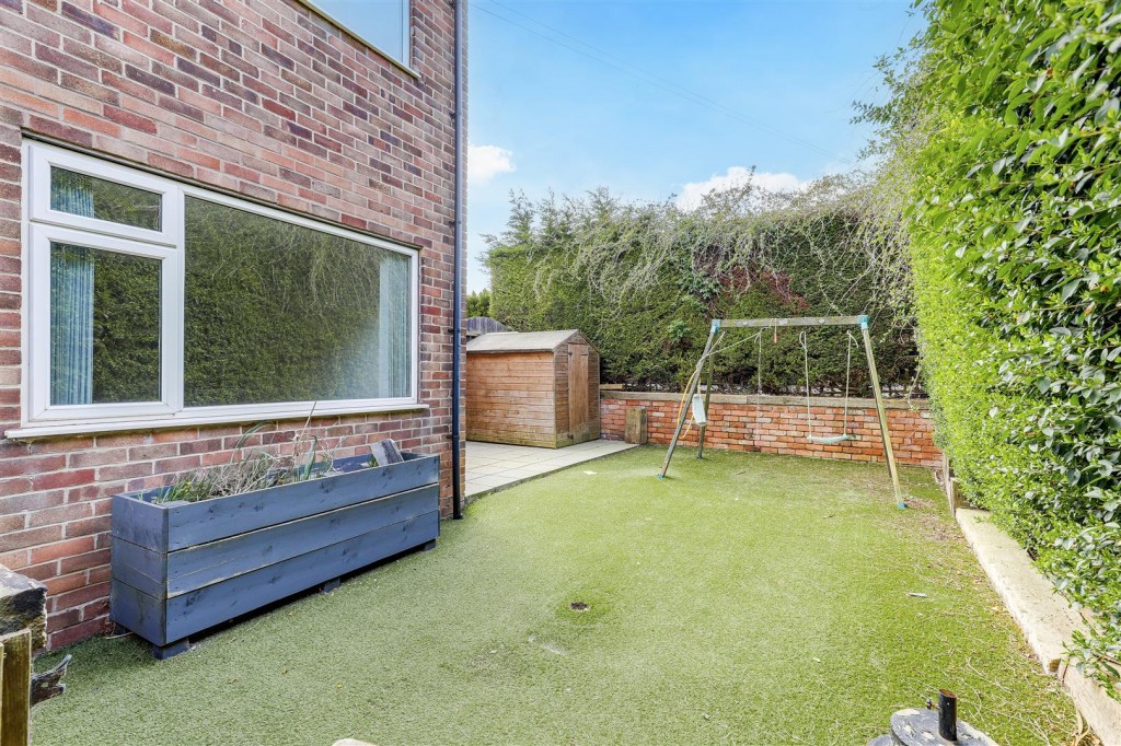 Rufford Avenue, Gedling, Nottinghamshire, NG4 4FS