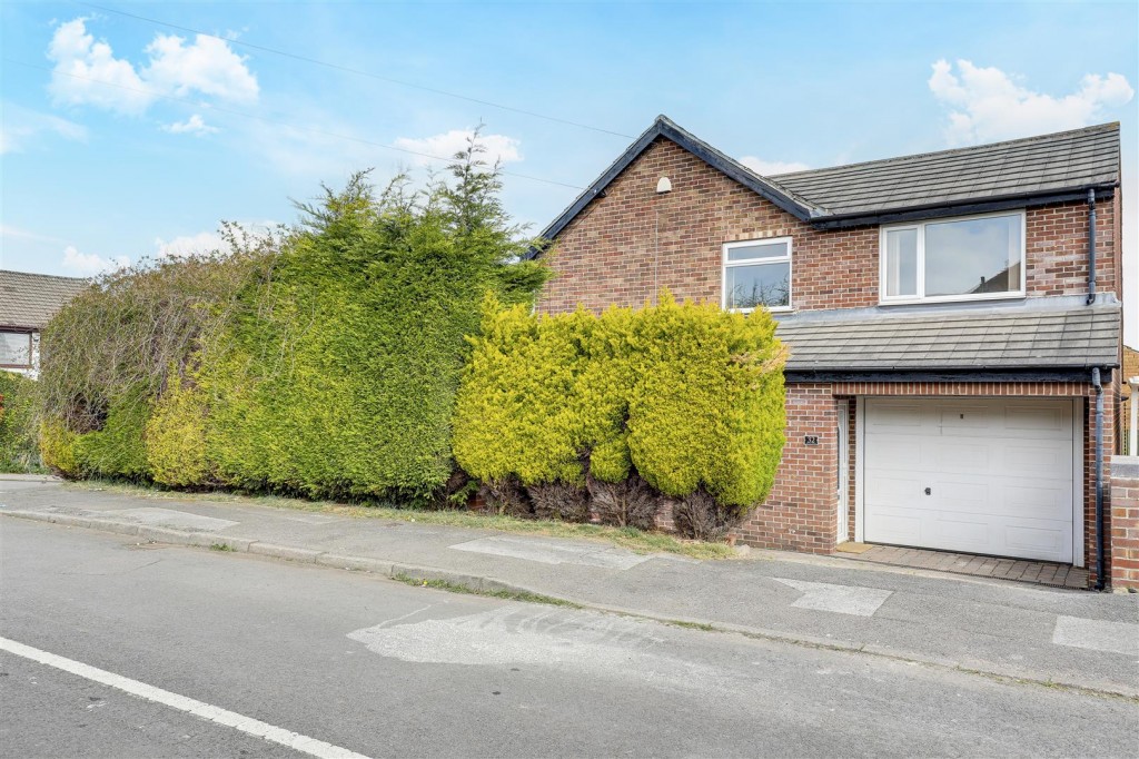 Rufford Avenue, Gedling, Nottinghamshire, NG4 4FS