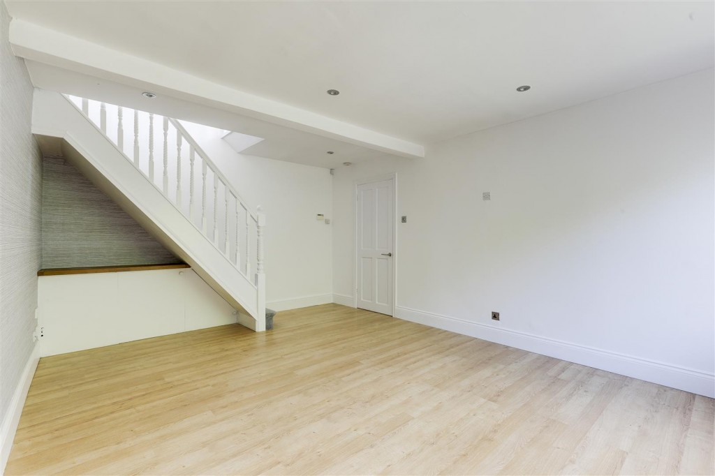 Rufford Avenue, Gedling, Nottinghamshire, NG4 4FS