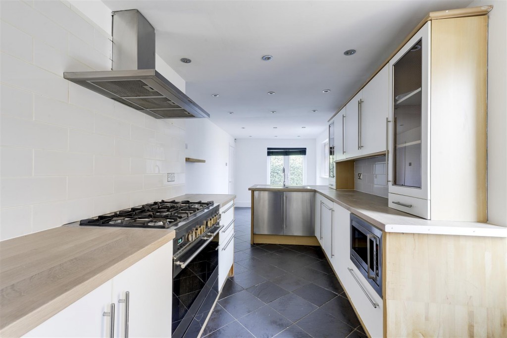 Rufford Avenue, Gedling, Nottinghamshire, NG4 4FS