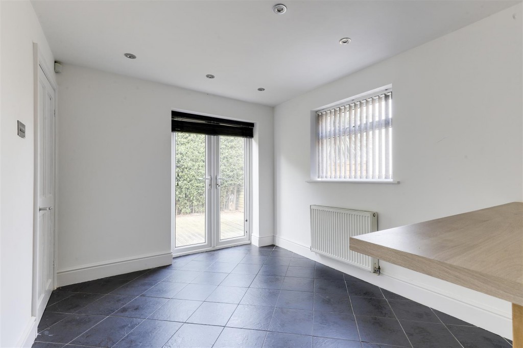 Rufford Avenue, Gedling, Nottinghamshire, NG4 4FS