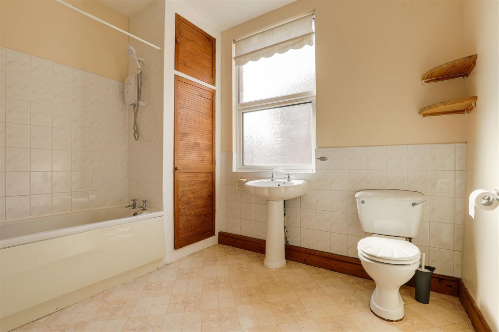 Glapton Road, The Meadows, Nottinghamshire, NG2 2FF