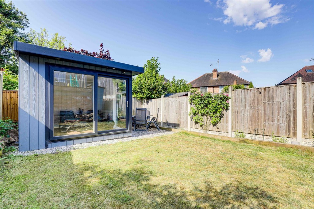 Breckhill Road, Woodthorpe, Nottinghamshire, NG5 4GP
