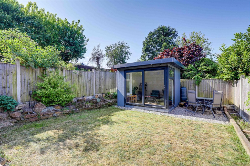 Breckhill Road, Woodthorpe, Nottinghamshire, NG5 4GP