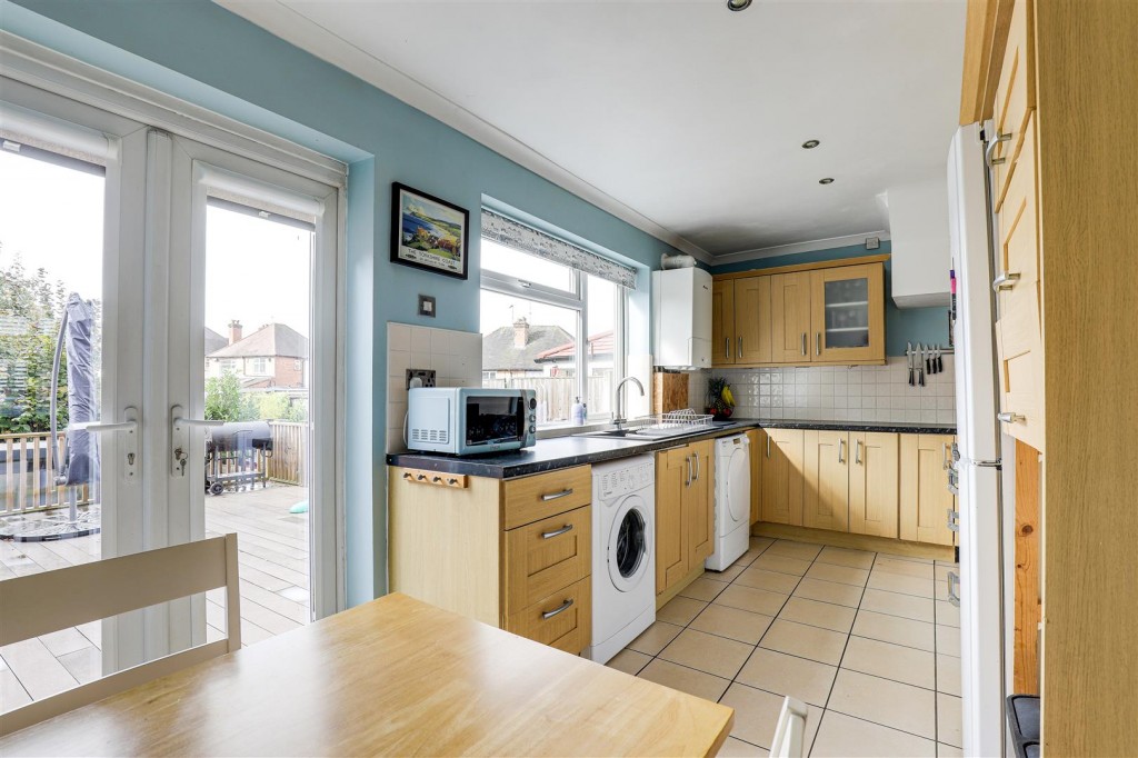 Breckhill Road, Woodthorpe, Nottinghamshire, NG5 4GP