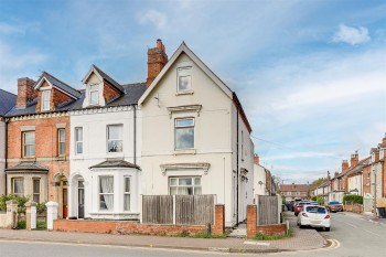 Queens Road, Beeston, Nottinghamshire, NG9 2BG