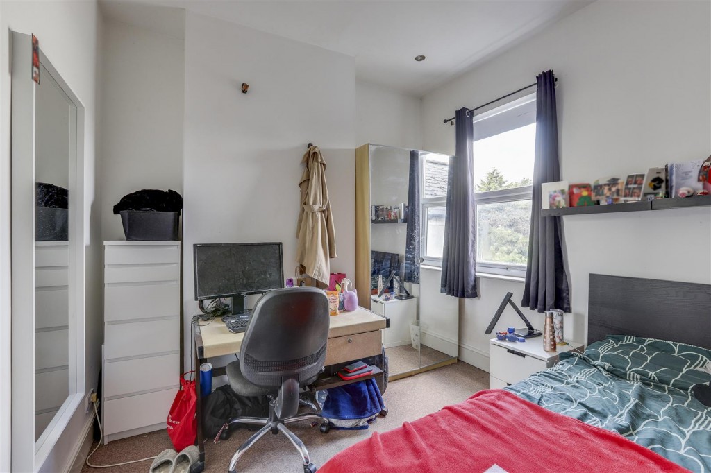 Queens Road, Beeston, Nottinghamshire, NG9 2BG