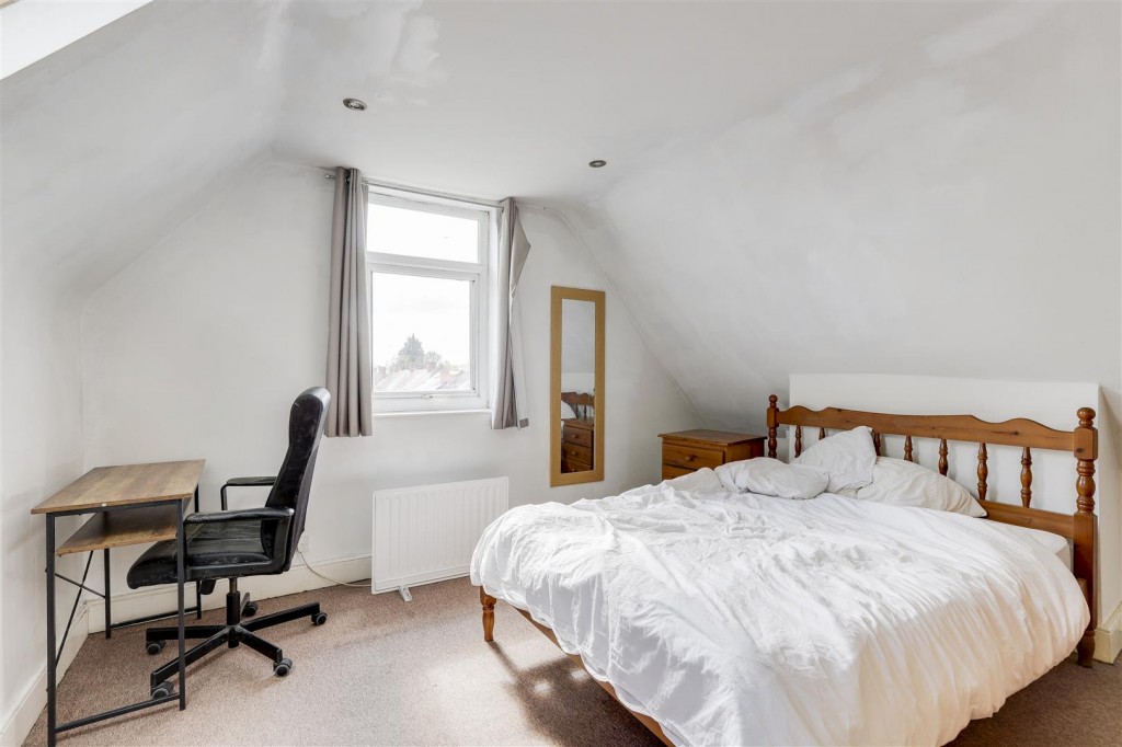 Queens Road, Beeston, Nottinghamshire, NG9 2BG