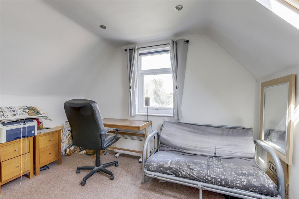 Queens Road, Beeston, Nottinghamshire, NG9 2BG