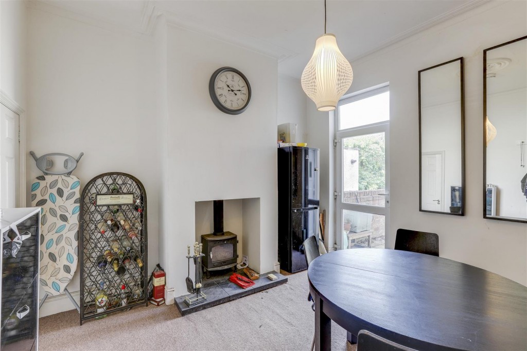 Queens Road, Beeston, Nottinghamshire, NG9 2BG