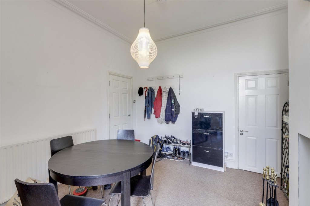 Queens Road, Beeston, Nottinghamshire, NG9 2BG