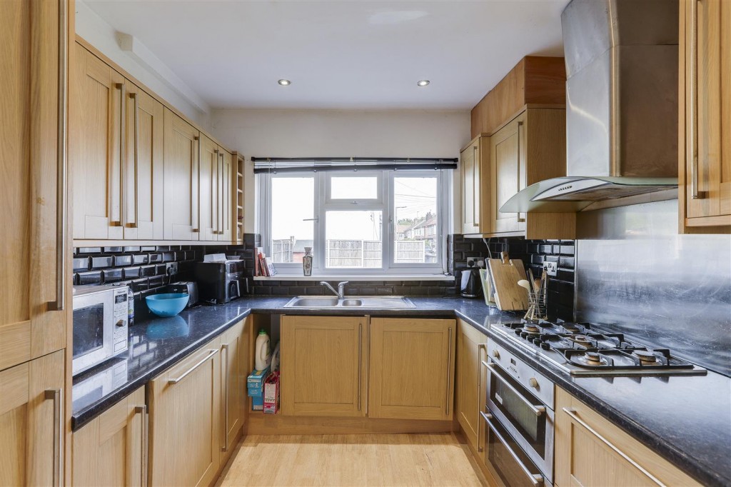 Queens Road, Beeston, Nottinghamshire, NG9 2BG